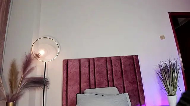 NoraDasilva online show from 03.04.26