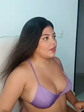 Snapshot of kiara-evans02 chatting on 09.25.25 kiara-evans02 online show from 09.25.25