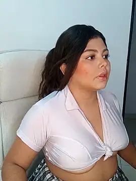 Snapshot of kiara-evans02 chatting on 10.07.25 kiara-evans02 online show from 10.07.25