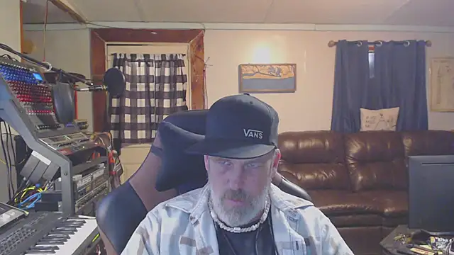 Snapshot of jimdacbin420 chatting on 03.05.25 jimdacbin420 online show from 03.05.25