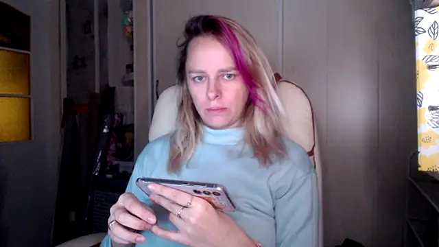 Snapshot of las_sweet chatting on 11.07.25 las sweet online show from 11.07.25