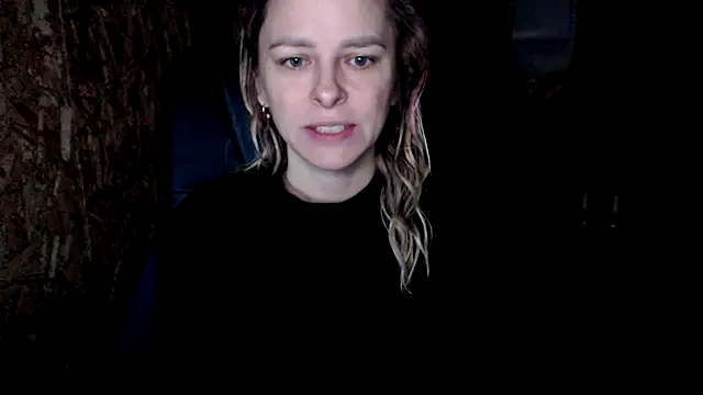 Snapshot of las_sweet chatting on 12.16.25 las sweet online show from 12.16.25