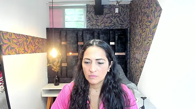 Snapshot of KatteMilf chatting on 04.18.26 KatteMilf online show from 04.18.26