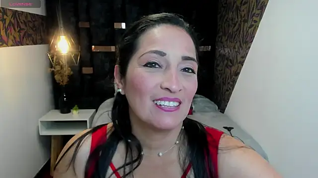 Snapshot of KatteMilf chatting on 05.05.26 KatteMilf online show from 05.05.26