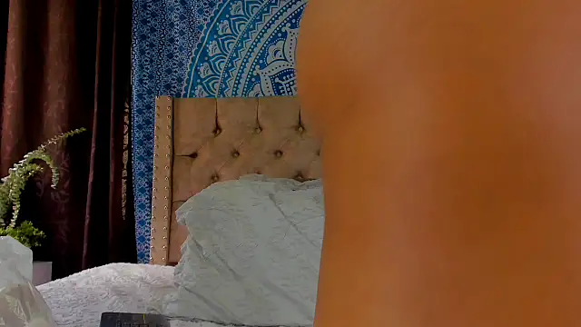 Snapshot of KeryHillson chatting on 12.22.24 KeryHillson online show from 12.22.24