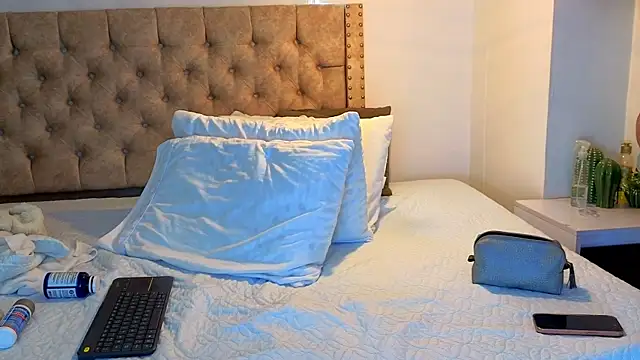 KeryHillson online show from 01.11.26