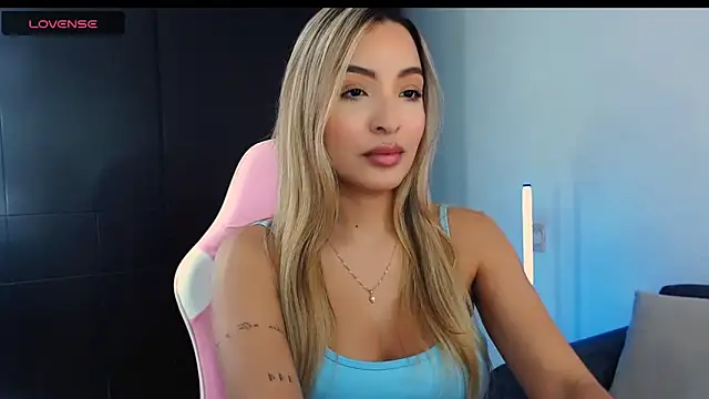 Snapshot of im_grecia chatting on 11.25.25 im grecia online show from 11.25.25