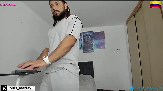 Snapshot of Louis_marley__ chatting on 02.01.26 Louis marley online show from 02.01.26