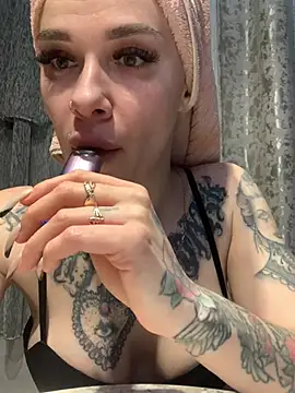 Queen of pain online show from 02.28.25