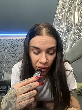 Queen of pain online show from 02.21.26