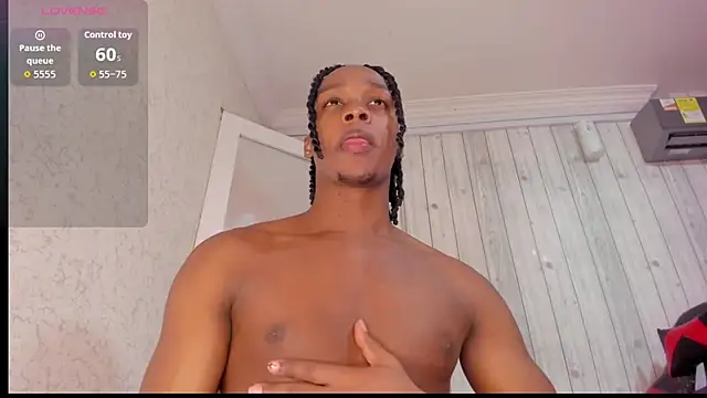 Snapshot of DominicSccott chatting on 10.24.25 DominicSccott online show from 10.24.25