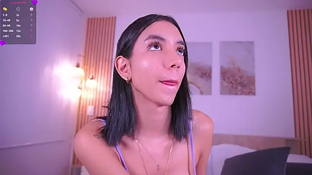 Snapshot of LillyThompson chatting on 01.17.25 LillyThompson online show from 01.17.25