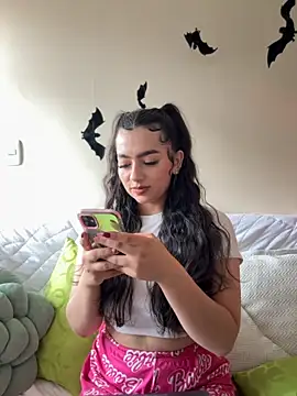 Snapshot of Nicollemays chatting on 10.14.25 Nicollemays online show from 10.14.25