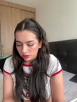 Nicollemays online show from 03.06.26