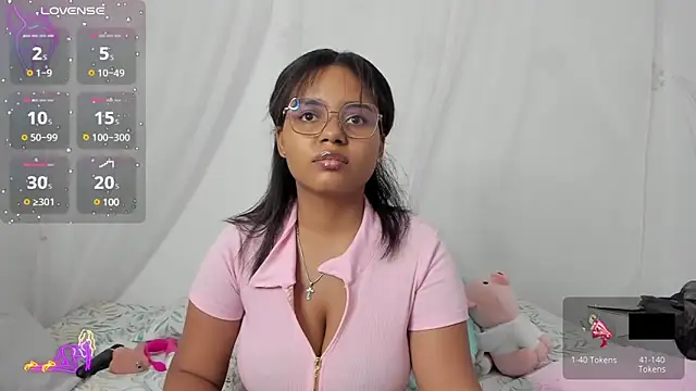 Snapshot of Aleja_DANS chatting on 02.02.25 Aleja DANS online show from 02.02.25