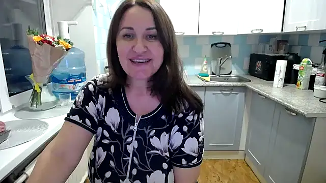 Snapshot of DonnaMagdalena chatting on 12.28.24 DonnaMagdalena online show from 12.28.24