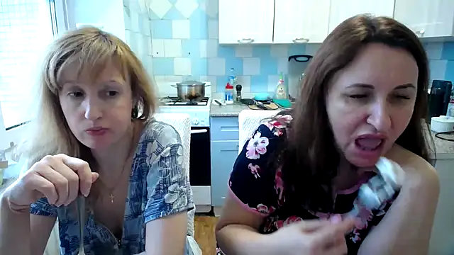 Snapshot of DonnaMagdalena chatting on 01.23.25 DonnaMagdalena online show from 01.23.25