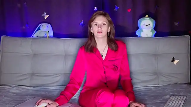 Snapshot of intolerable_girl chatting on 10.07.25 intolerable girl online show from 10.07.25