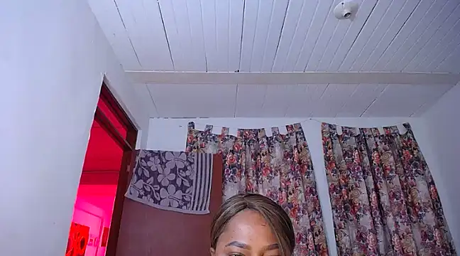 Snapshot of yselahot chatting on 01.14.25 yselahot online show from 01.14.25