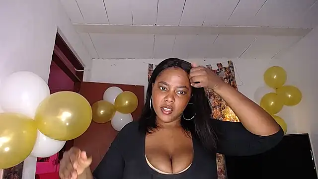 Snapshot of yselahot chatting on 03.13.25 yselahot online show from 03.13.25