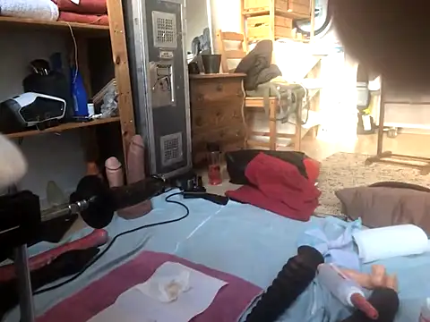 Snapshot of natjuk chatting on 09.27.25 natjuk online show from 09.27.25