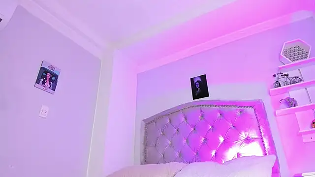 CamileHolmes online show from 12.28.24