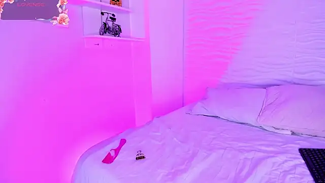 CamileHolmes online show from 10.18.25