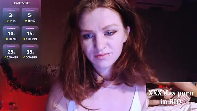 Snapshot of Cassie_Wild chatting on 12.18.24 Cassie Wild online show from 12.18.24