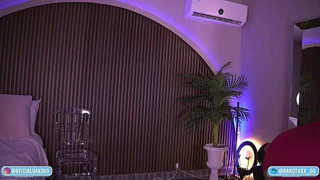 Dakota Lee online show from 10.24.25