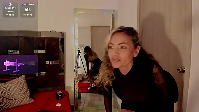 Snapshot of daiila_jonnes chatting on 11.26.25 daiila jonnes online show from 11.26.25