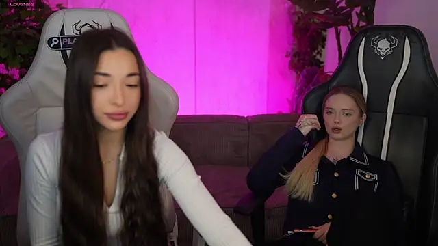 Jasmine Flow online show from 12.04.25