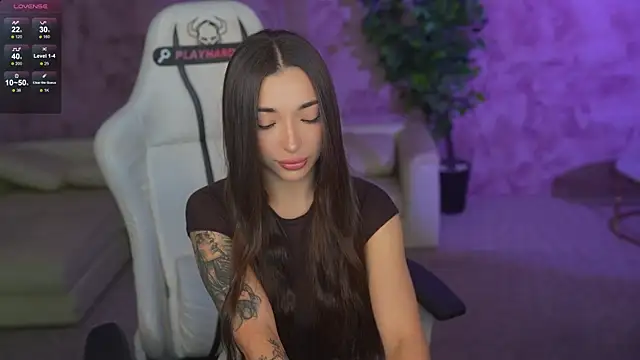 Snapshot of Jasmine_Flow chatting on 06.18.26 Jasmine Flow online show from 06.18.26