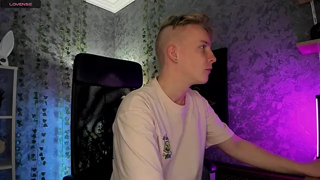 AlexxSweet online show from 10.24.25