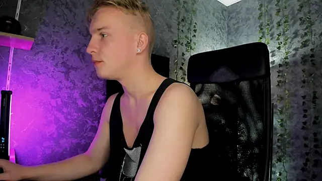 AlexxSweet online show from 10.25.25