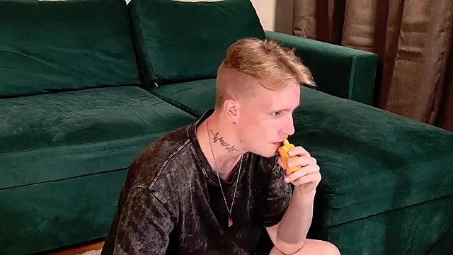Snapshot of AlexxSweet chatting on 06.12.26 AlexxSweet online show from 06.12.26