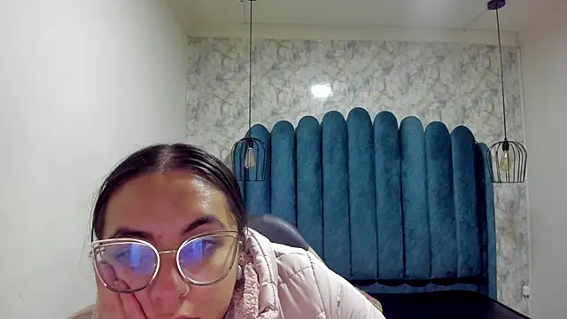 nalalye cruzz  online show from 10.03.25