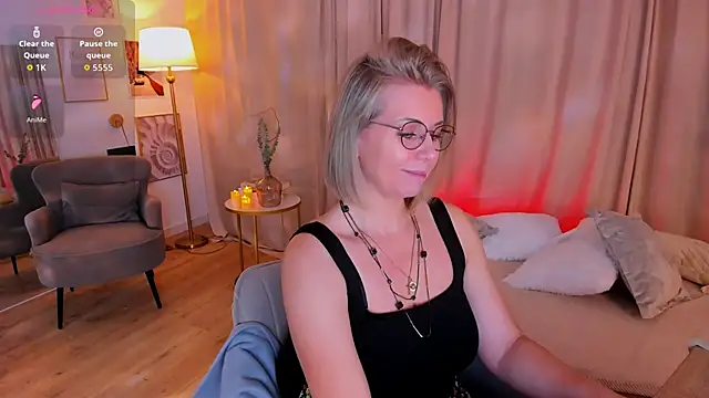 Annie Light online show from 03.06.26