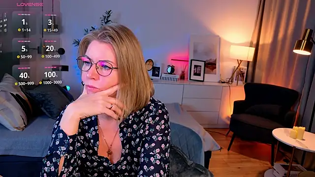 Annie Light online show from 05.21.26