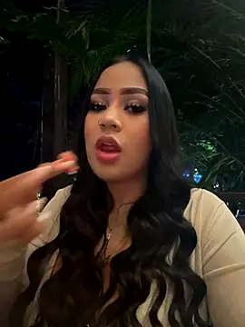 Luisa Fernandaa online show from 10.18.25