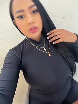 Luisa Fernandaa online show from 04.12.26