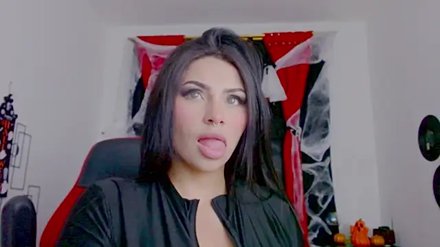 misslombana online show from 10.29.25