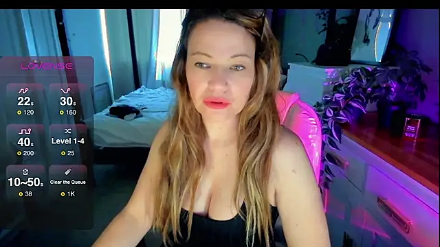 Snapshot of Brit_Housewife chatting on 02.25.26 Brit Housewife online show from 02.25.26