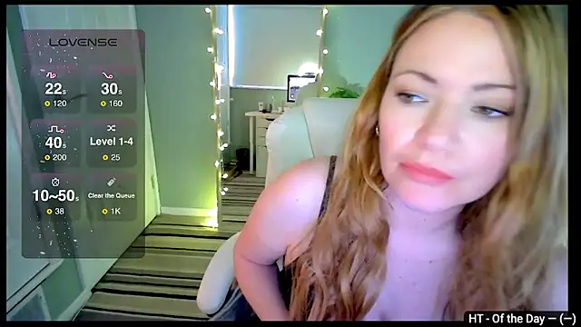 Snapshot of Brit_Housewife chatting on 04.30.26 Brit Housewife online show from 04.30.26