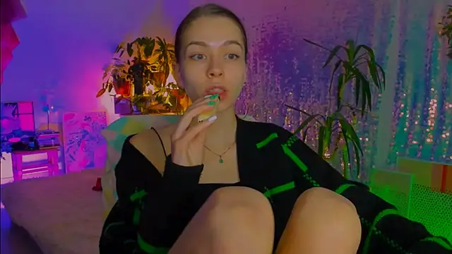 Snapshot of poli__ chatting on 02.05.26 poli online show from 02.05.26