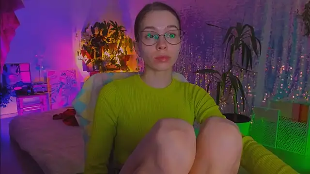 Snapshot of poli__ chatting on 02.16.26 poli online show from 02.16.26