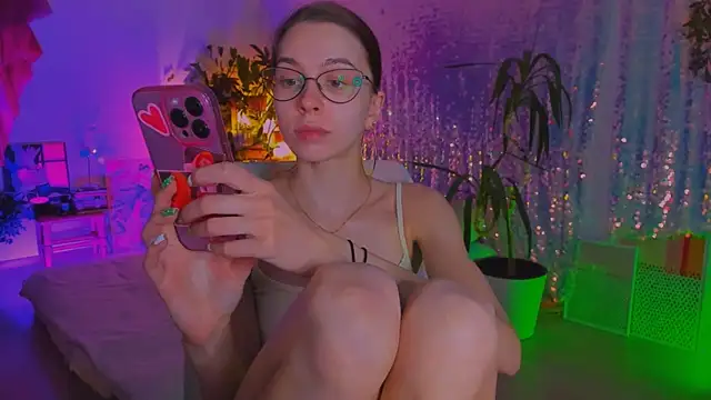 Snapshot of poli__ chatting on 02.27.26 poli online show from 02.27.26