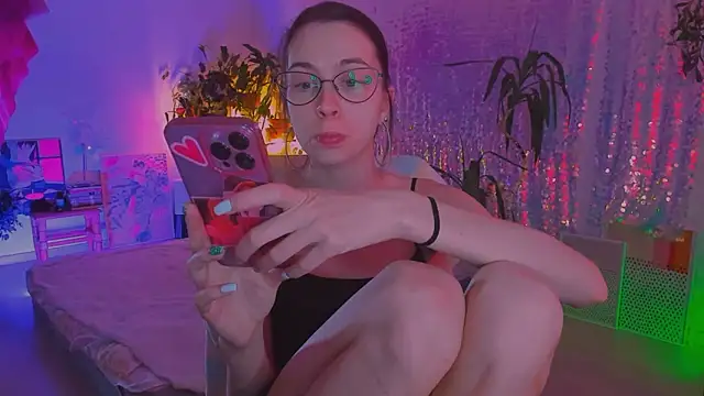 Snapshot of poli__ chatting on 03.04.26 poli online show from 03.04.26