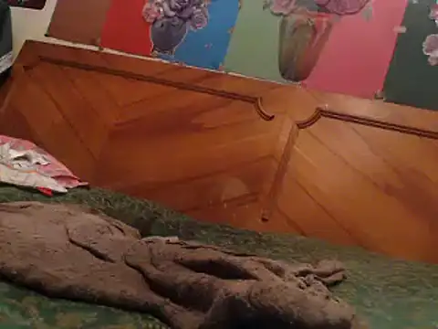 EllyseJenner online show from 12.17.24