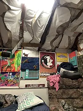 Snapshot of CloudDadddyyy420 chatting on 01.04.25 CloudDadddyyy420 online show from 01.04.25