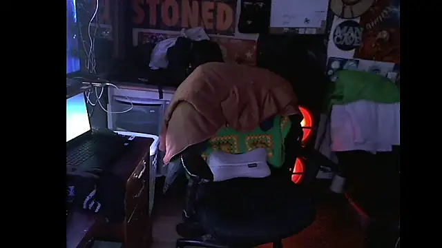 Snapshot of CloudDadddyyy420 chatting on 01.24.25 CloudDadddyyy420 online show from 01.24.25